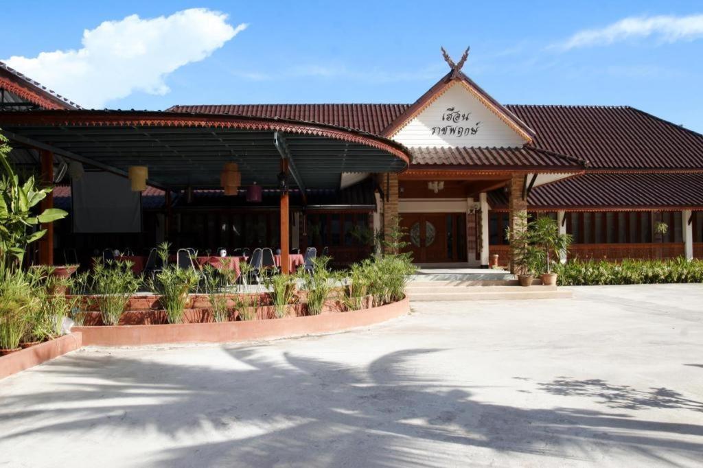 Ratchaphruek 2007 Hotel Chom Thong Eksteriør bilde